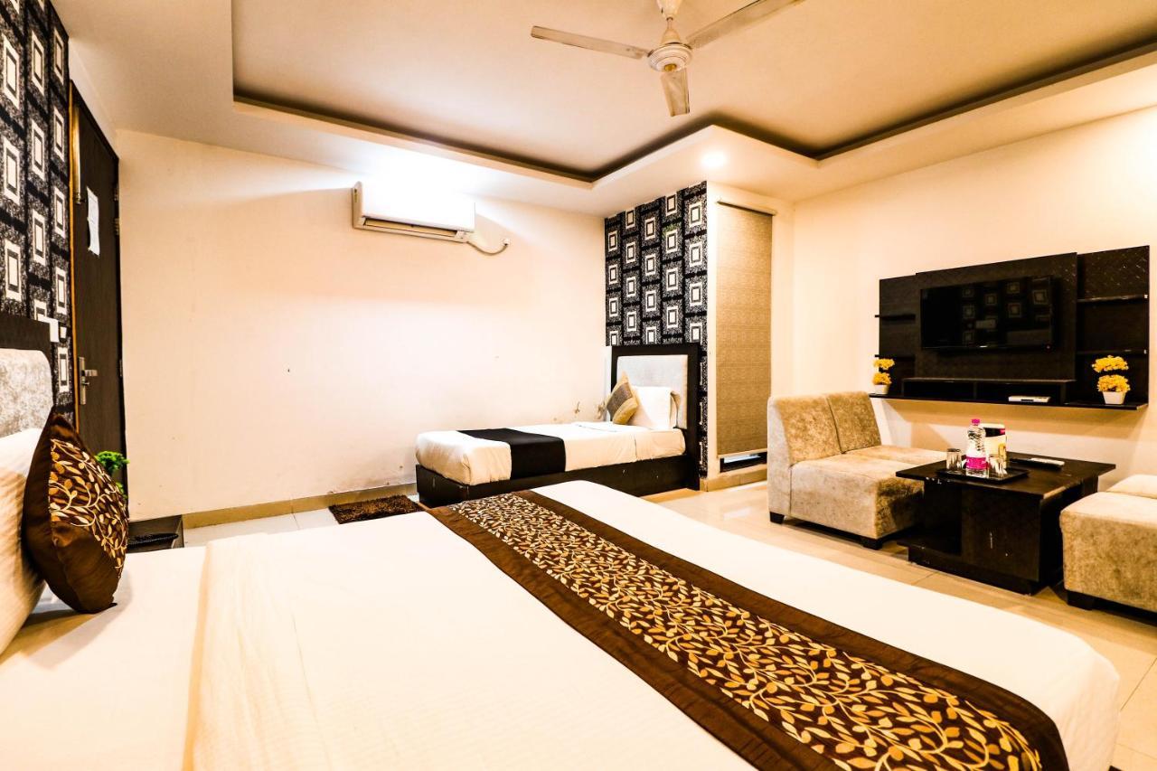 Hotel Olive Zone Near Delhi Airport Нью-Делі Екстер'єр фото